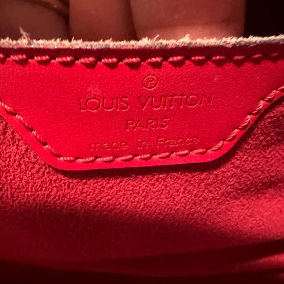 Louis Vuitton Red Epi Shoulder Bag - Pre loved100% authentic - Picture 6 of 12